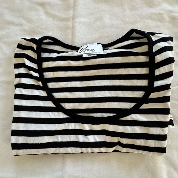 Vixen by Micheline Pitt Black and White Striped Long Sleeve Top - Picture 3 of 3